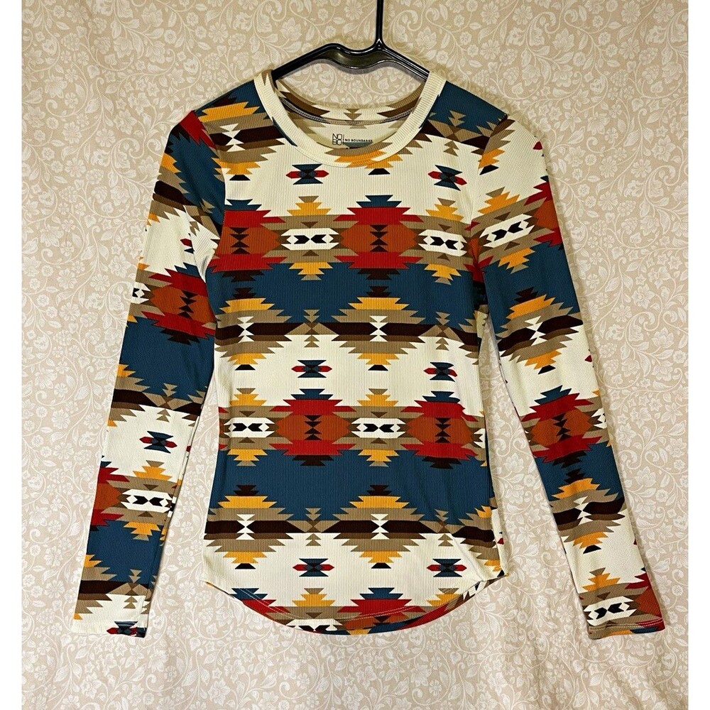 No Boundaries Girls S Long Sleeve Aztec Geometric Crewneck T-Shirt Multicolor